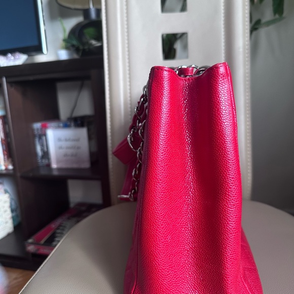 Chanel red caviar GST with silver hardware - Picture 2 of 16